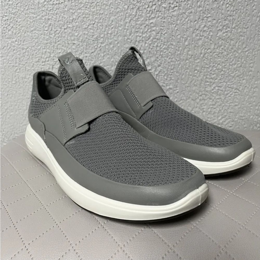 Ecco Charcoal Gray Mesh Sneakers